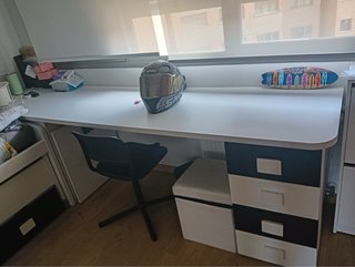 Cama con escritorio y almacenaje