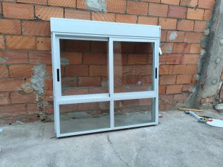 Ventana corredera aluminio blanca