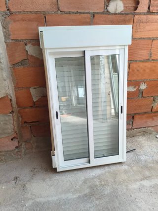 Ventana corredera aluminio blanca