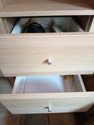 Estantería Ikea con puerta y cajones