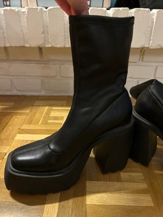 Botas Bershka plataforma negras talla 38