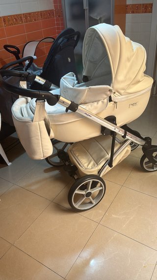 Carrito de bebé Britax con silla y bolso