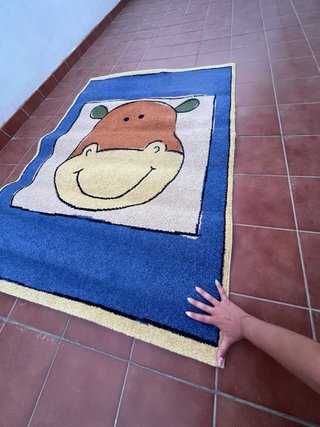 Alfombra infantil hipopótamo azul y amarillo