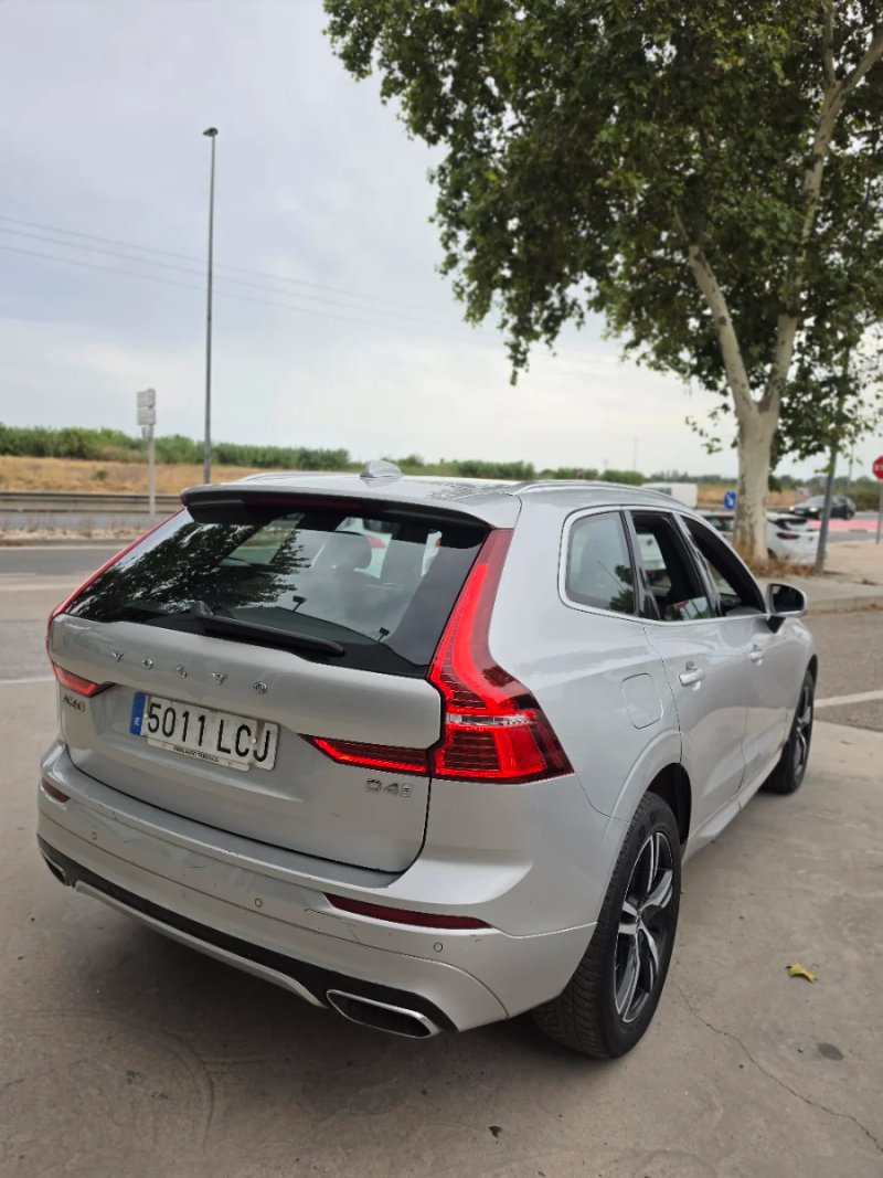 Volvo XC60 2.0 D4 R-Design 6V 2019, foto 4