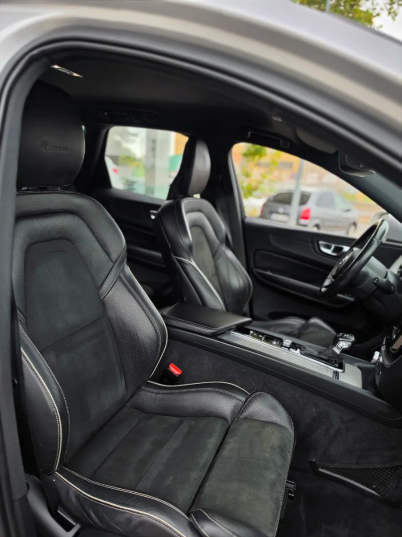 Volvo XC60 2.0 D4 R-Design 6V 2019, foto 9