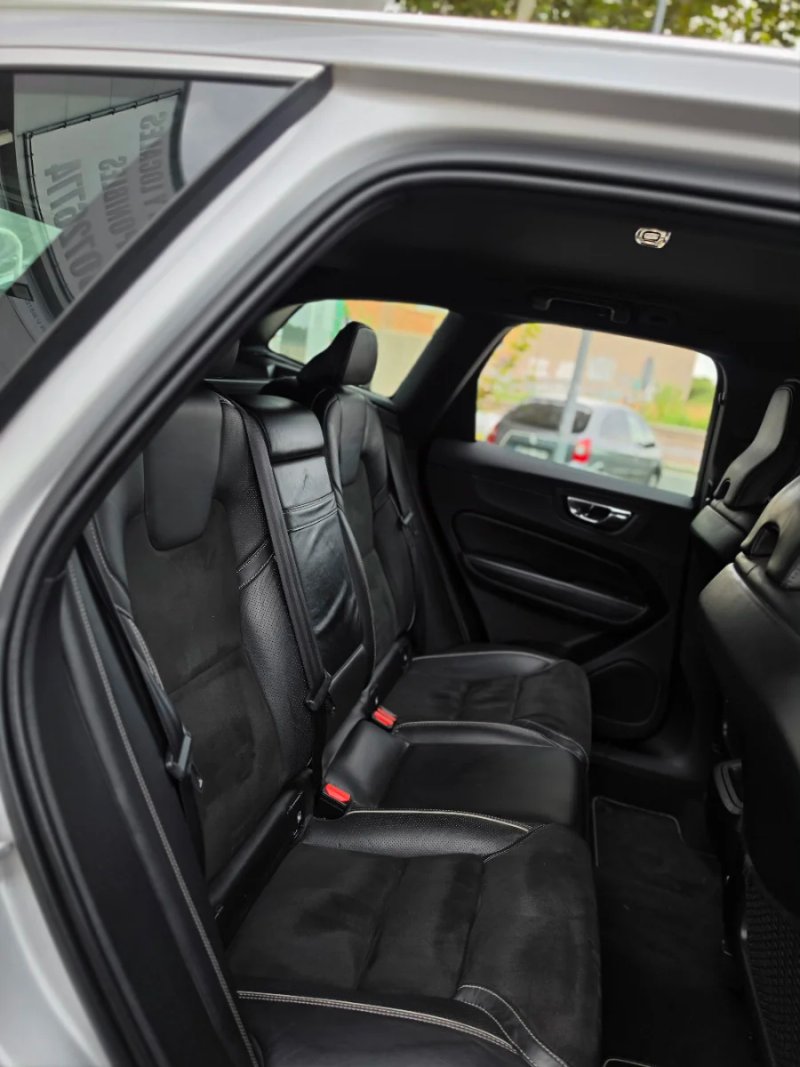 Volvo XC60 2.0 D4 R-Design 6V 2019, foto 10