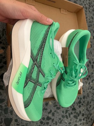 ASICS Magic Speed 5 Talla 40 Verde/Gris