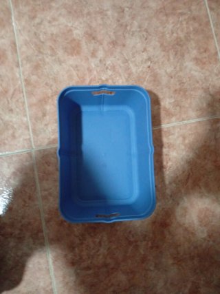 Cajón azul de plástico