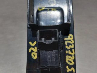 Mando elevalunas delantero derecho SKODA KAROQ