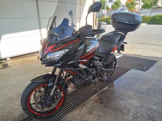 Kawasaki Versys 650 Negra y Roja