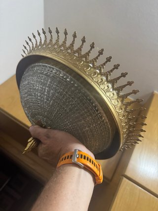 Lámpara de techo dorada y cristal