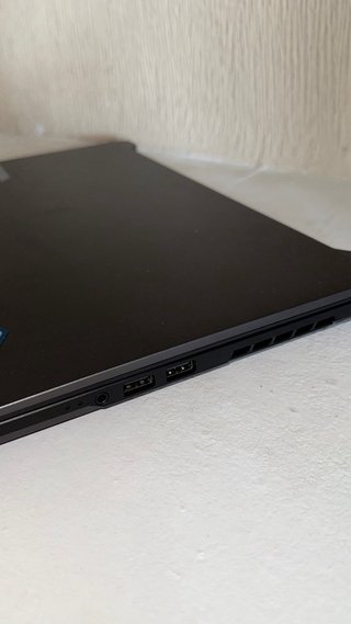 Portátil GIGABYTE AERO X16 1VH 16" AMD Ryzen Al 7