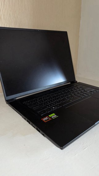Portátil GIGABYTE AERO X16 1VH 16" AMD Ryzen Al 7