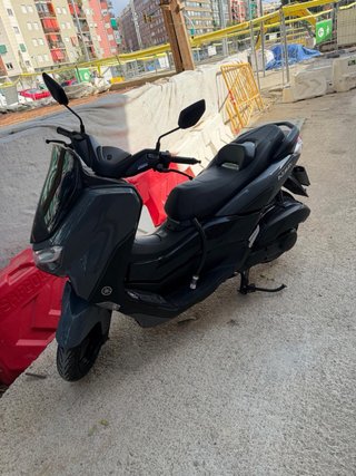 Yamaha NMAX 125 V2 Gris