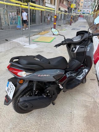 Yamaha NMAX 125 V2 Gris