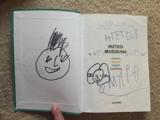 HIZTEGI IRUDIDUNA Diccionario infantil ilustrado