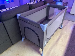 Cuna de viaje plegable gris (MUY BUEN ESTADO)