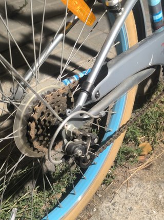 Bicicleta BTWIN Decathlon con cesta