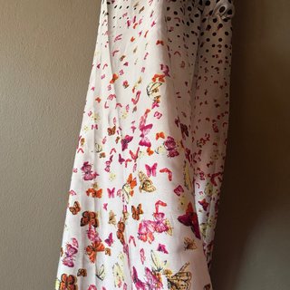 Mono estampado mariposas y lunares