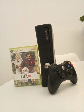 Consola Xbox 360 Negra + FIFA 10