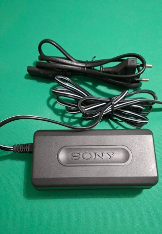 Alimentatore Sony AC-L10A