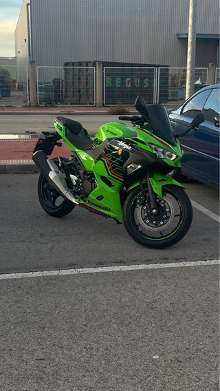 Kawasaki Ninja 400 KRT