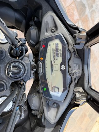 Yamaha MT-07 Tracer Negra