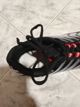 Zapatillas deportivas grises y negras