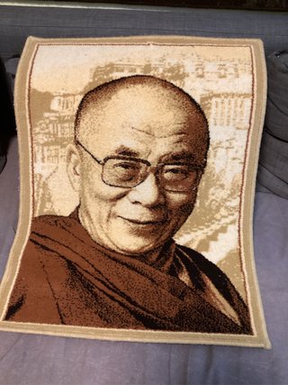 Alfombra Retrato Dalai Lama Beige y Marrón