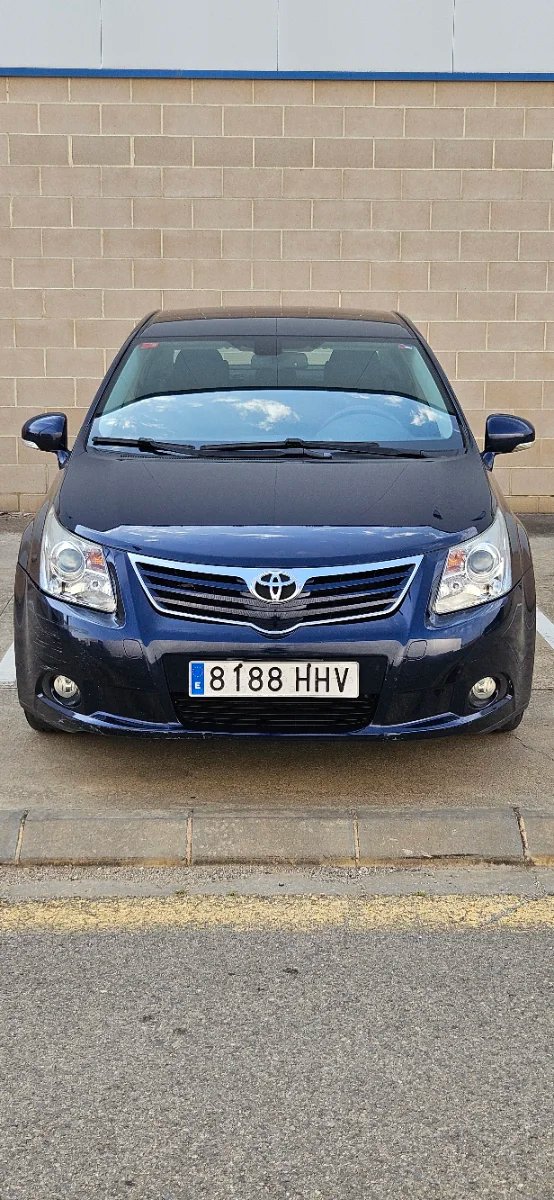 Toyota Avensis - foto 1