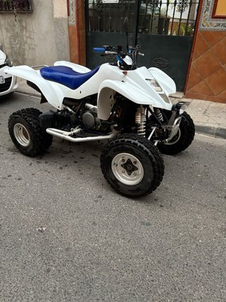 Suzuki LTZ 400 Quad Blanco y Azul