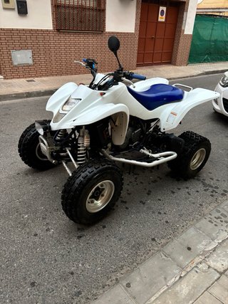 Suzuki LTZ 400 Quad Blanco y Azul