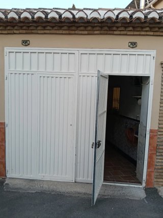 Puerta de garaje con motor