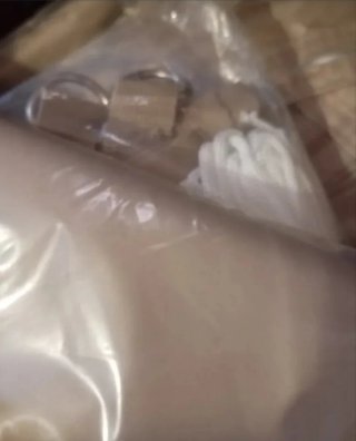 2 toldos beige triangulares 3x3x3 con cuerdas