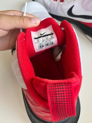 Tenis Nike Air Versitile Talla 44
