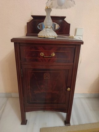 Dormitorio antiguo de madera