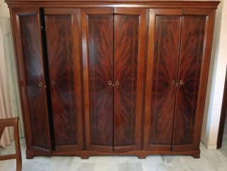 Dormitorio antiguo de madera