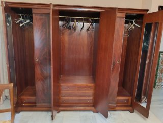 Dormitorio antiguo de madera