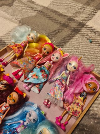 13 Muñecas Enchantimals + 18 Animalitos