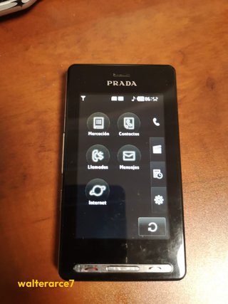 Móvil Prada Negro