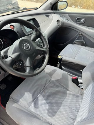 Nissan Almera 2004