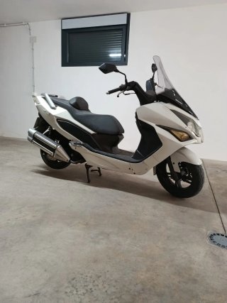 Daelim Maxi Scooter Blanca 125 cc