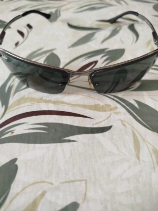 Gafas de Sol Ray-Ban Hombre,con funda ,todo nuevo.
