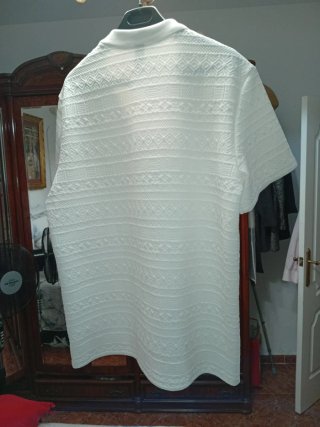 Polo blanco con dibujos