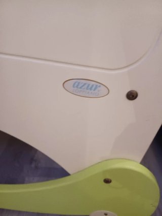 Lettino con sbarre decorato