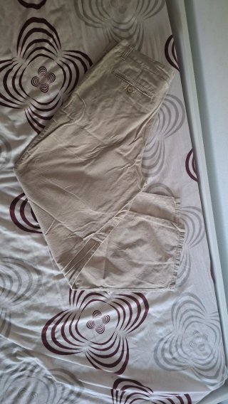 Pantalones de pana color beige
