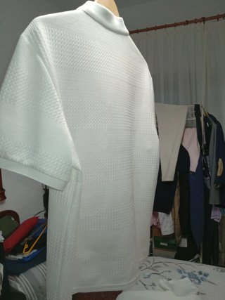 Polo blanco con cenefas