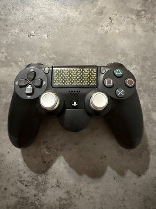 Mando DualShock 4 con paletas personalizadas
