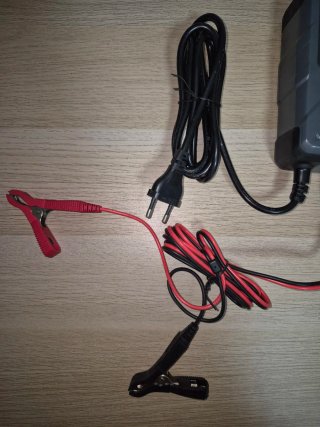 C10 cargador de batería