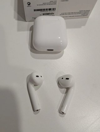 Apple AirPods 2da Gen con Estuche de Carga